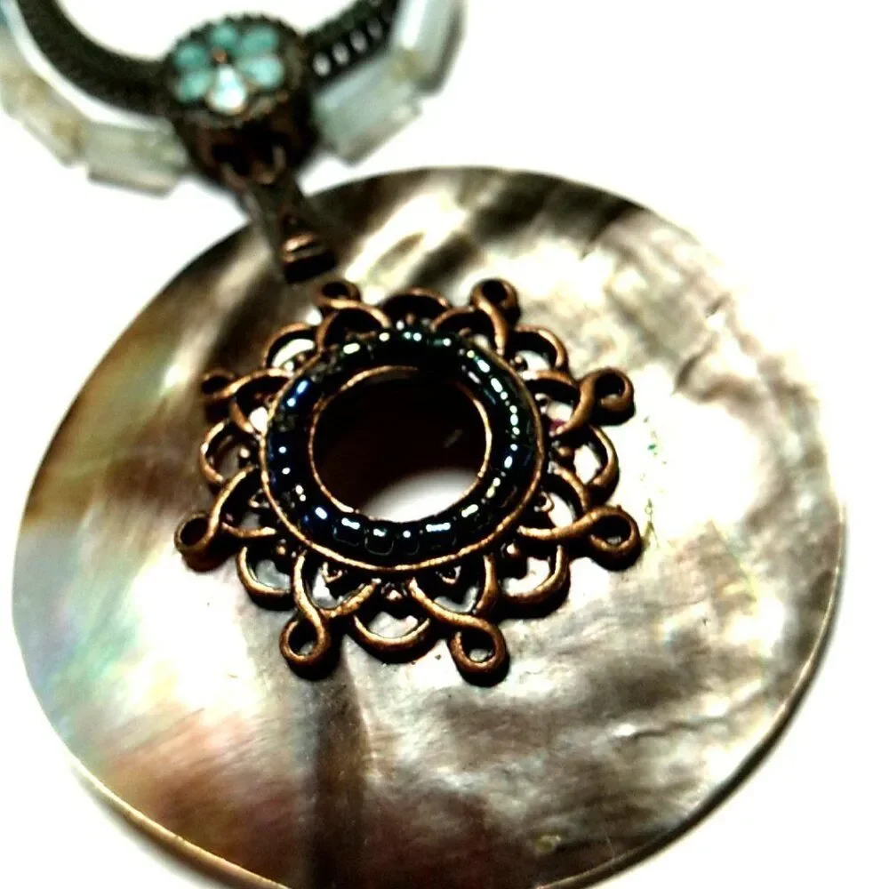 Vintage Avon Copper Abalone Shell Beaded Pendant Necklace